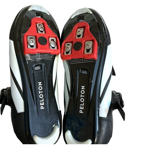 PELOTON Bike CYCLING Spinning SHOES with Cleats 42/ Women 10.5-11 Men 8.5-9 BlK - Picture 3 of 14